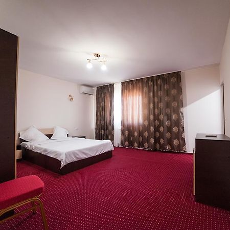 Bed and Breakfast Vatra Romana Răcarii de Jos Zewnętrze zdjęcie