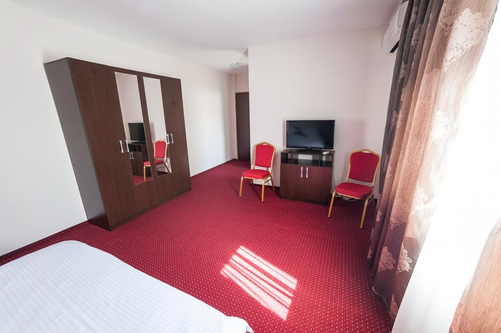 Bed and Breakfast Vatra Romana Răcarii de Jos Zewnętrze zdjęcie