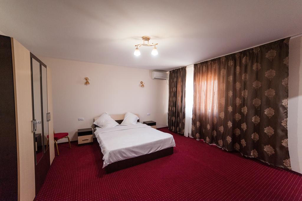Bed and Breakfast Vatra Romana Răcarii de Jos Zewnętrze zdjęcie