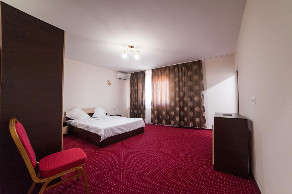 Bed and Breakfast Vatra Romana Răcarii de Jos Zewnętrze zdjęcie